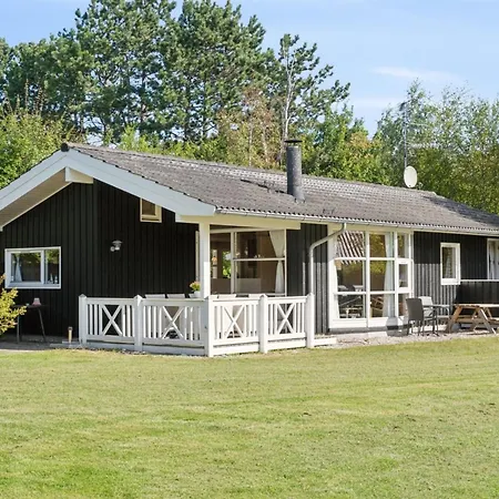 Erko - 575m From The Sea By Interhome *